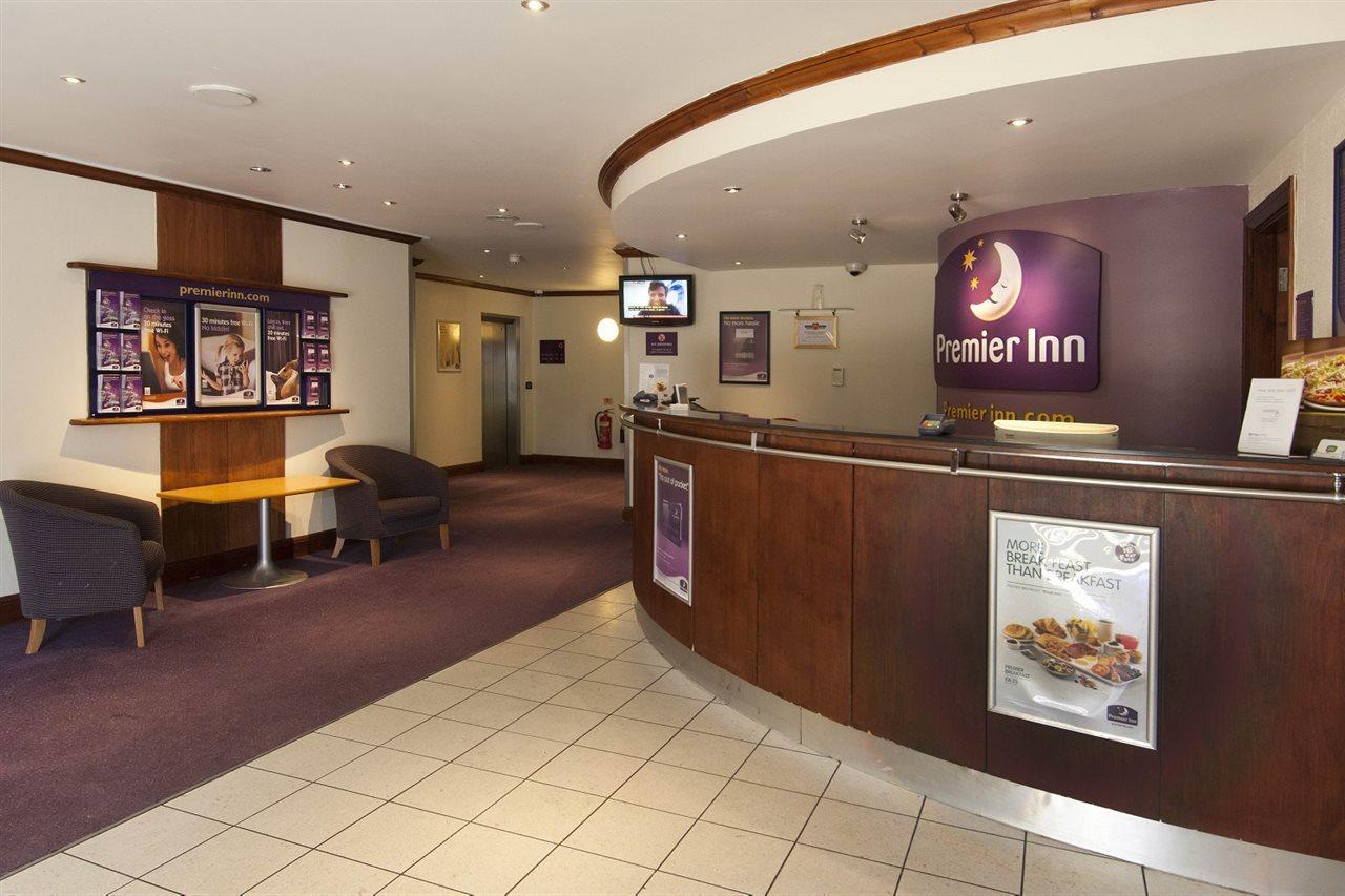 Premier Inn Gatwick Crawley Town West 외부 사진